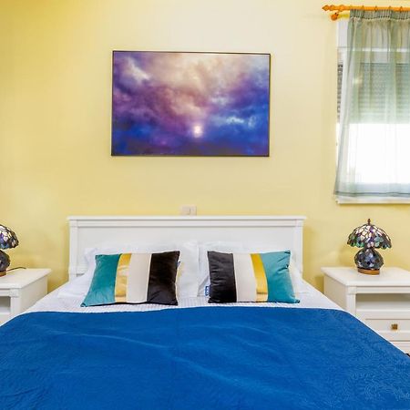Apartmani Monte Pula Buitenkant foto
