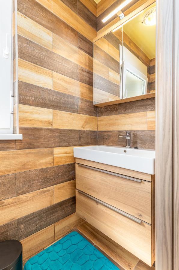 Apartmani Monte Pula Buitenkant foto
