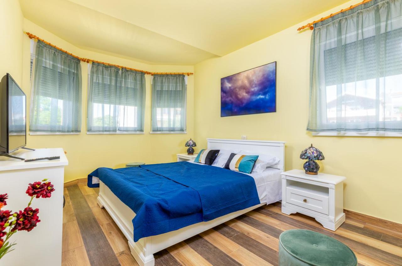Apartmani Monte Pula Buitenkant foto