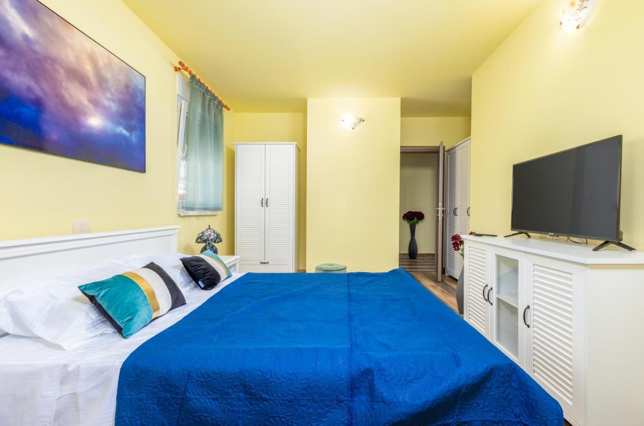 Apartmani Monte Pula Buitenkant foto