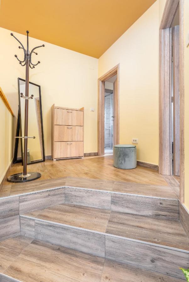 Apartmani Monte Pula Buitenkant foto