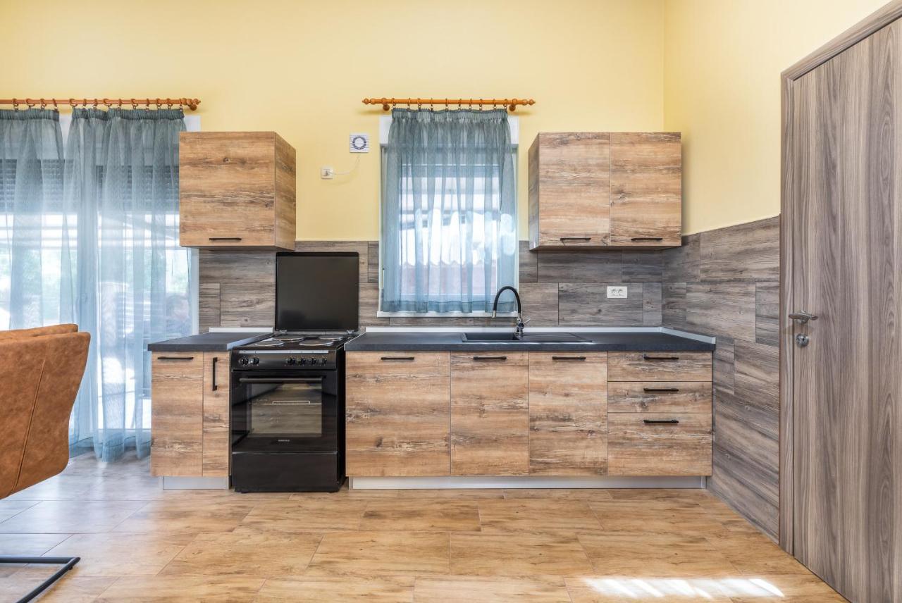 Apartmani Monte Pula Buitenkant foto