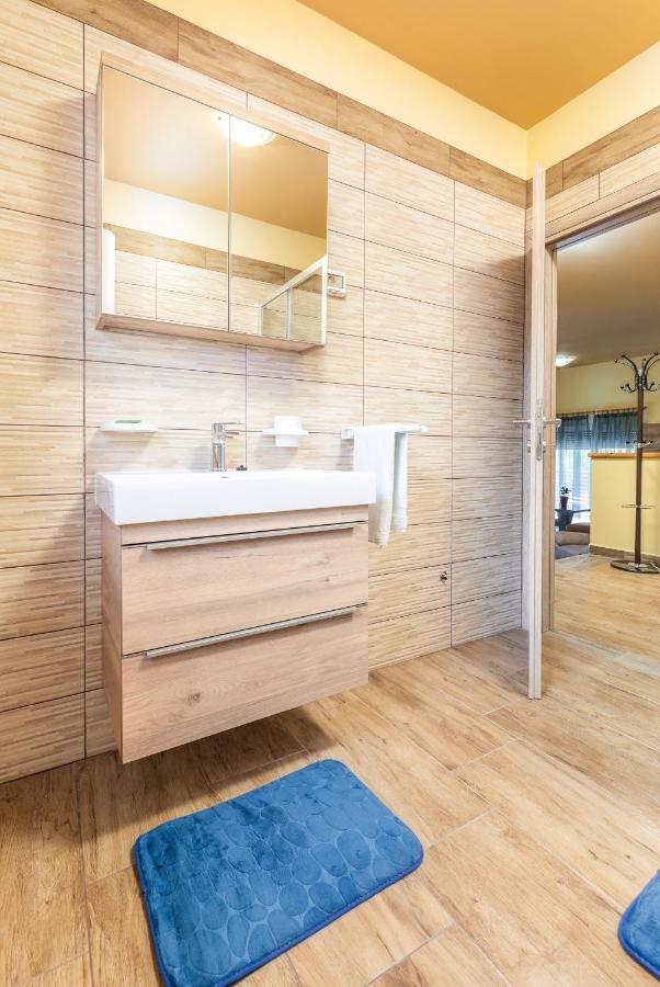 Apartmani Monte Pula Buitenkant foto