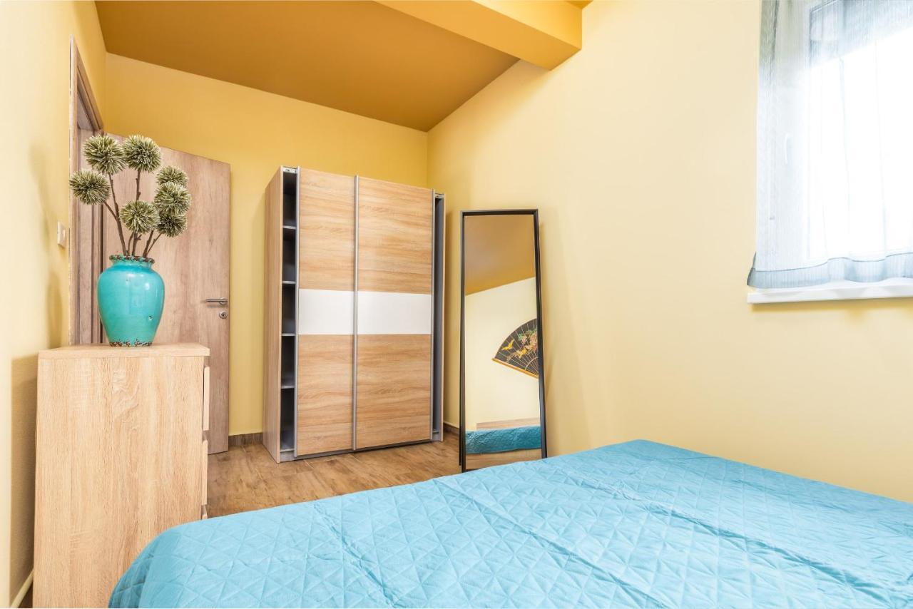 Apartmani Monte Pula Buitenkant foto